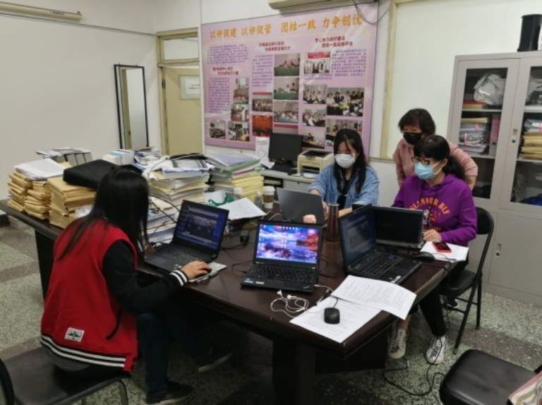 C:\Users\Yaodong\_DDNZone_\My Files\UIBE\性爱视频
工作\1. 研究生教学\c学位\2020毕业\2020毕业答辩\照片\微信图片_20200603104359.jpg